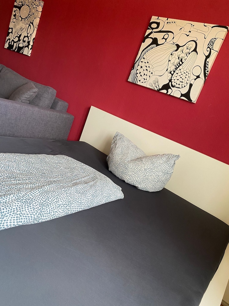 Economy Condo photo 1