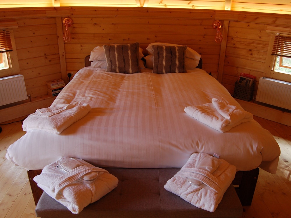 Cabin, Ensuite photo 1