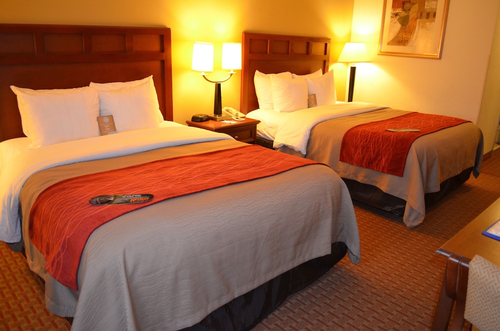 Room, 2 Queen Beds, Accessible, Non Smoking - Photo 1
