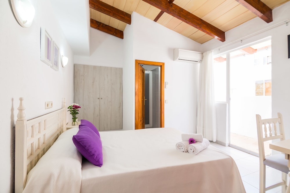Economy Double Room (2 adults)