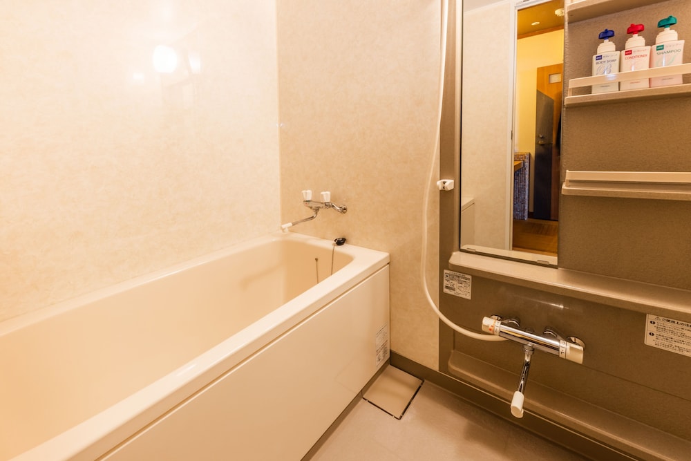 Deluxe Japanese Style Room, Non Smoking - Photo 4