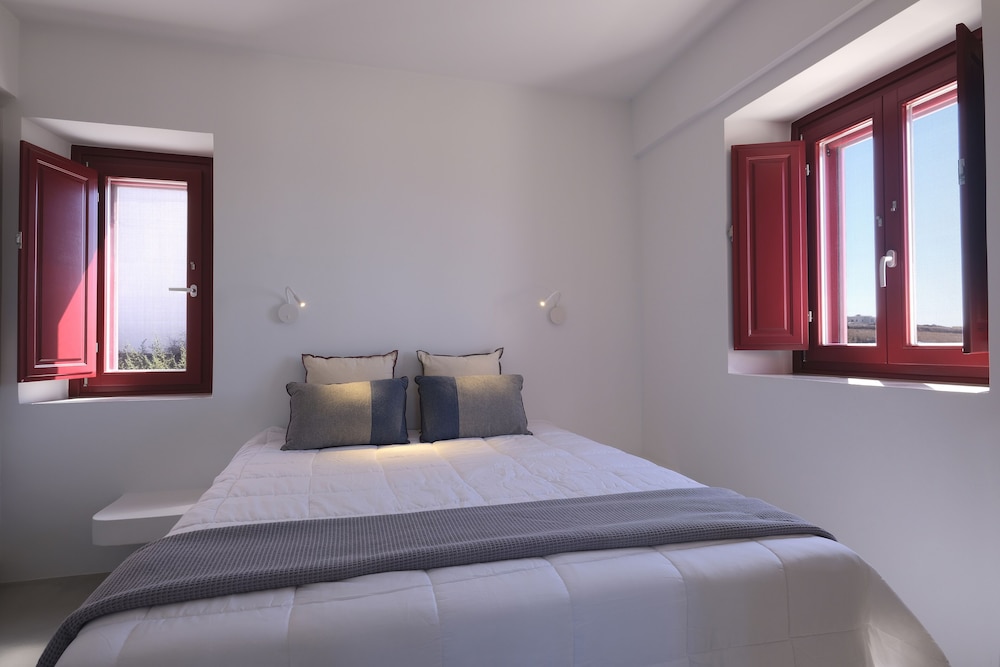 Superior Suite Two Bedrooms Sea View with Plunge Pool - Photo 16