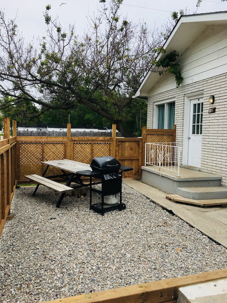 Classic Bungalow, 3 Bedrooms, Kitchen photo 2