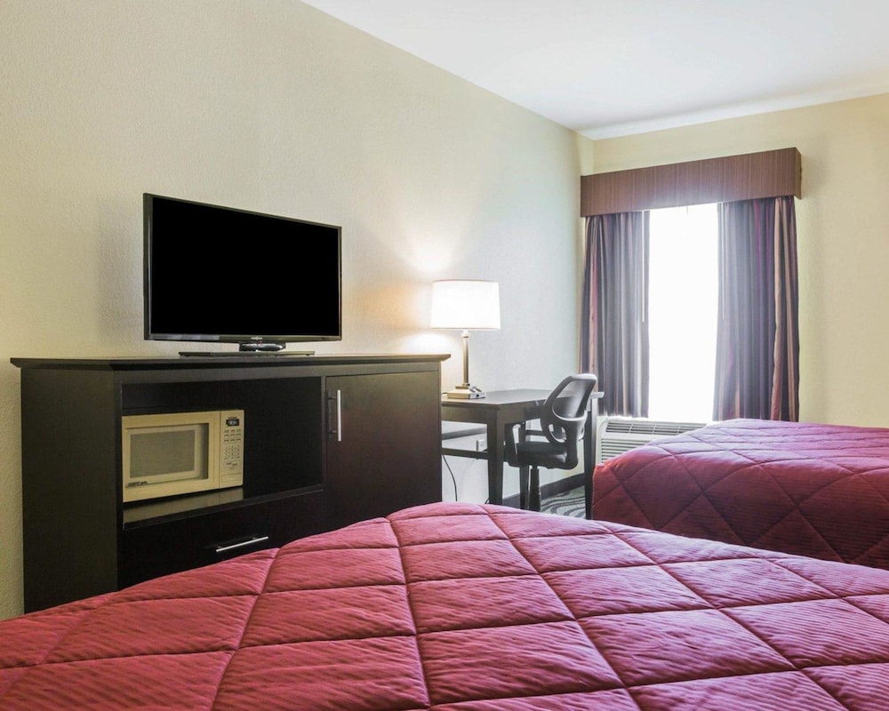 Suite, 2 Queen Beds, Non Smoking photo 3