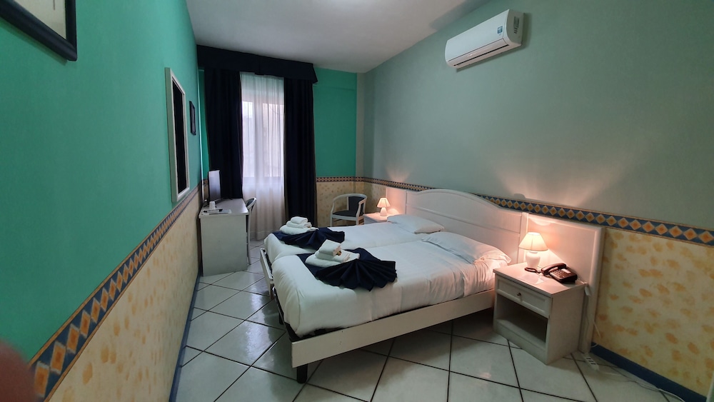 Economy Room