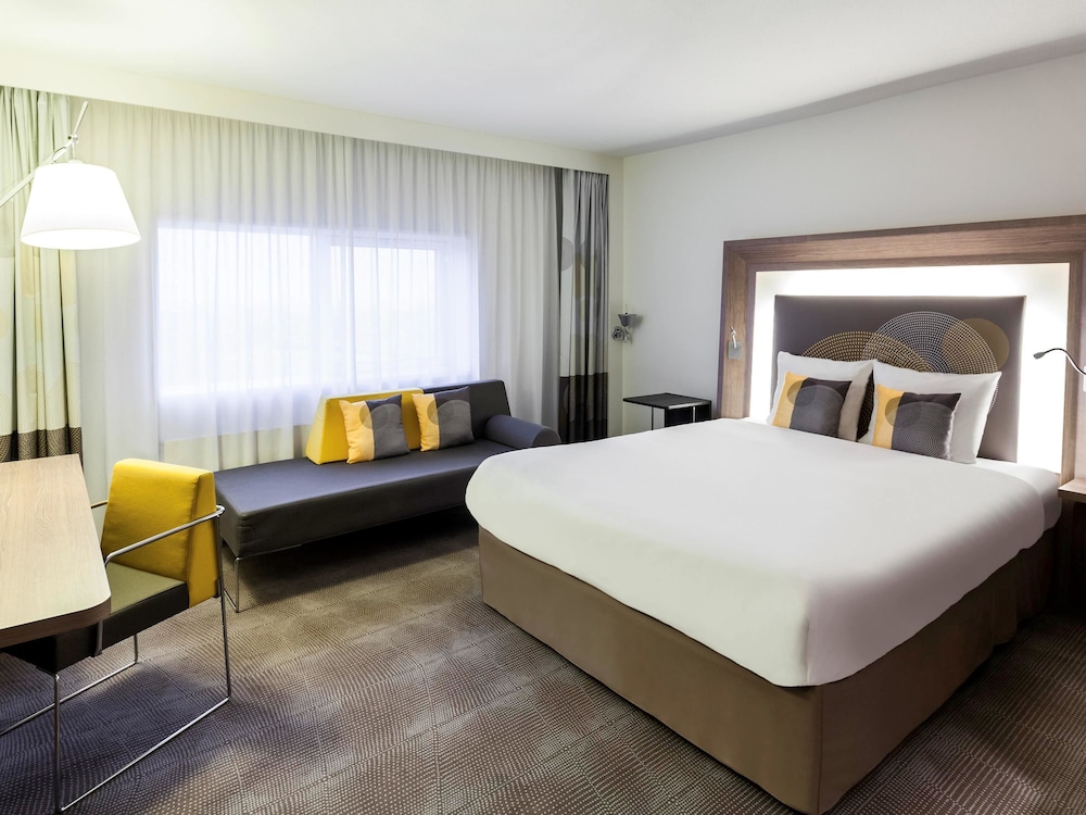 Superior Room, 1 Queen Bed with Sofa bed - Photo 8