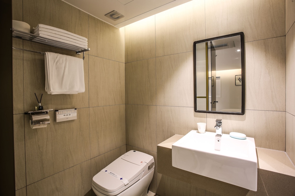 Standard Double Room - Photo 3