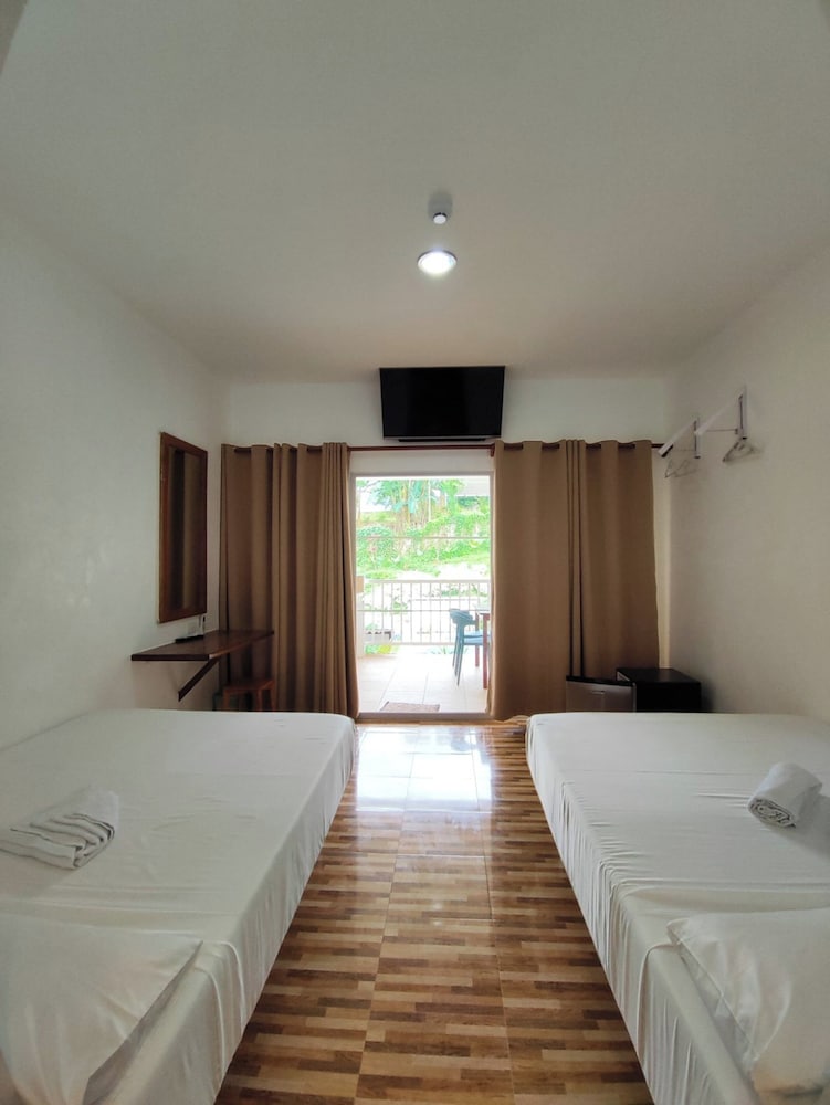 Signature Studio, 2 Double Beds, Pool Access, Pool View