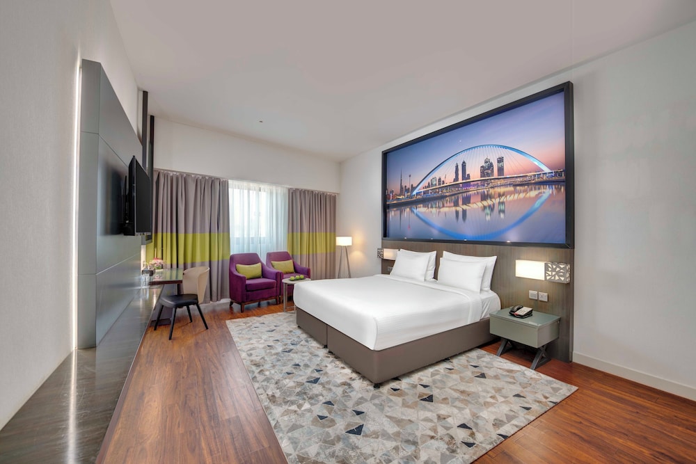 Suite, 1 King Bed, Non Smoking photo 1