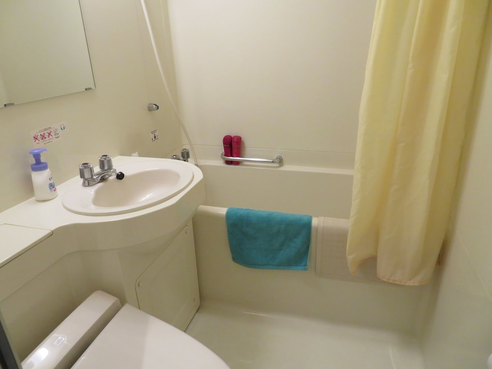 Basic Twin Room photo 2