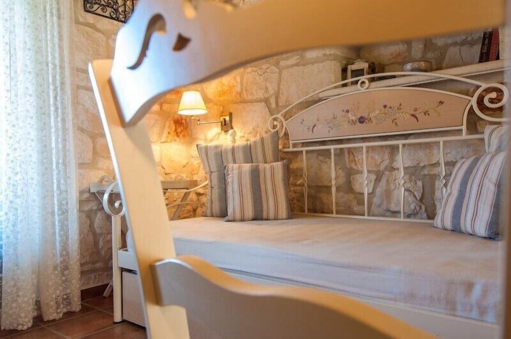 Villa photo 3
