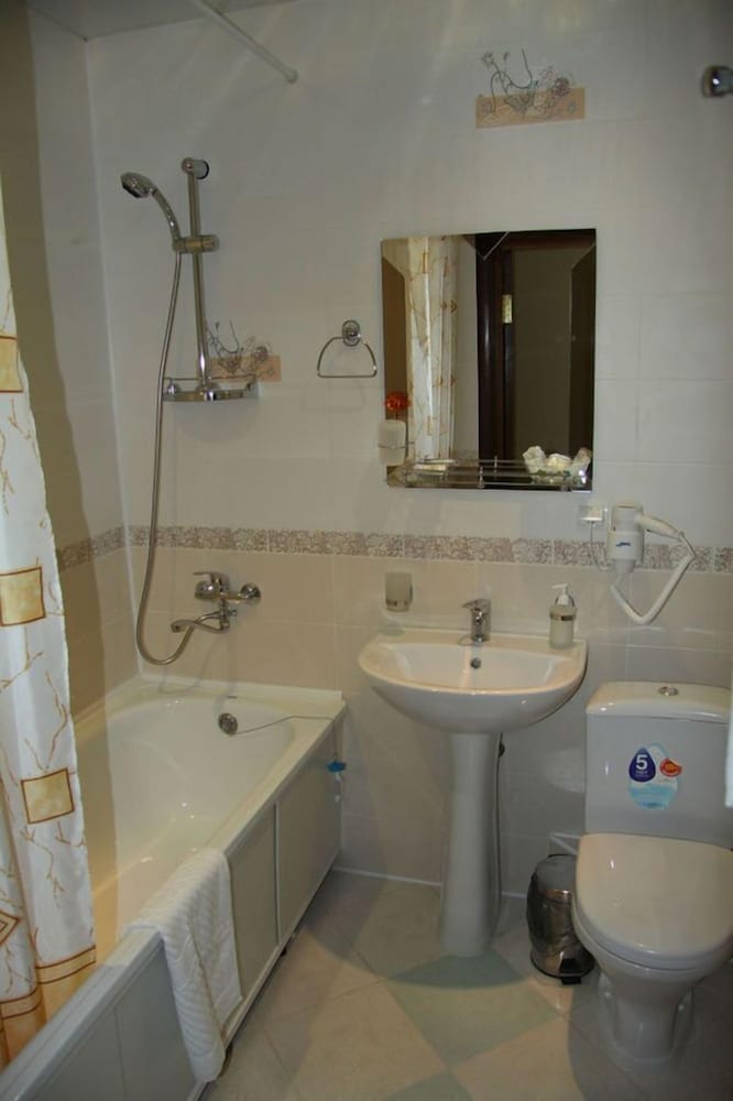 Standard Double Room photo 3