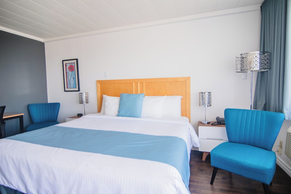 Comfort Room, 1 King Bed (Pavillon Acadie)