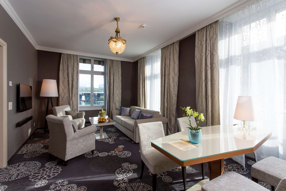 Lucerne Luxury Suite - Photo 2