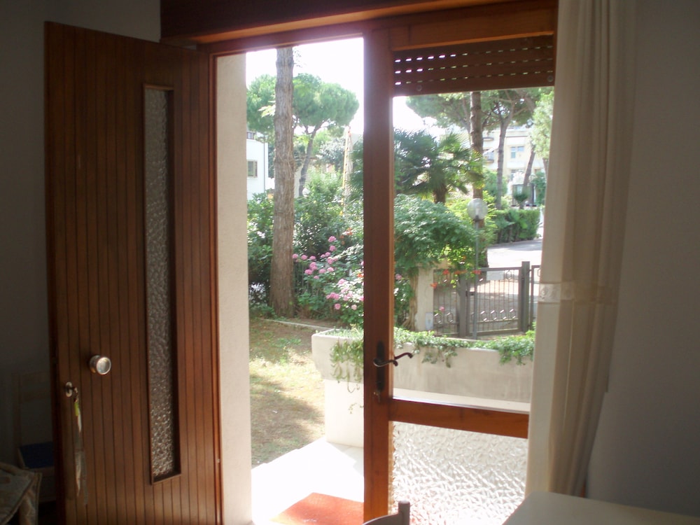 Family Apartment, 2 Bedrooms, Courtyard View, Ground Floor photo 2
