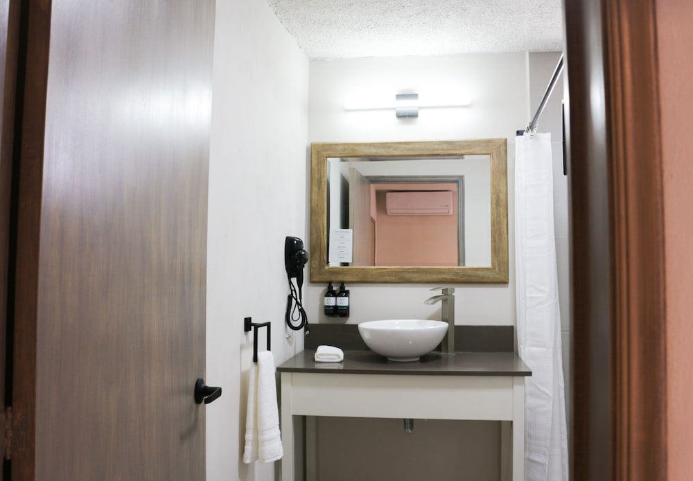 Family Room, Multiple Beds, City View photo 3