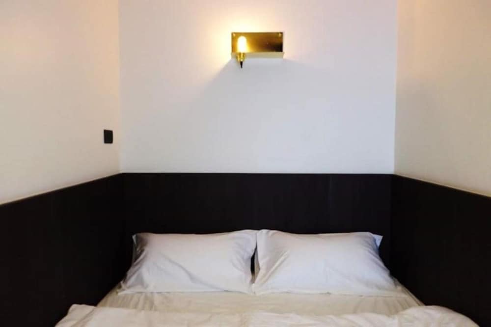 Family Quadruple Room, Non Smoking, No Windows photo 1