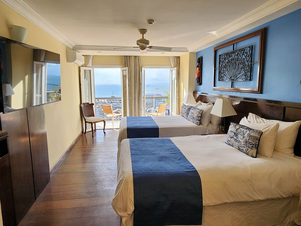 Deluxe SuperKing Bay View & Terrace