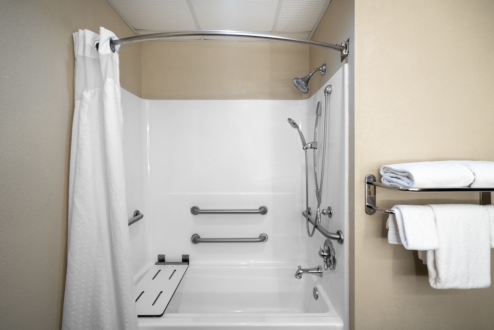 Suite, 2 Queen Beds, Accessible Bathtub (Mobility Accessible) - Photo 3
