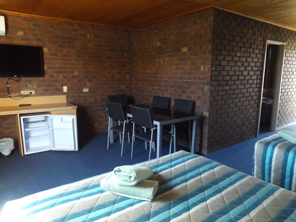 Family Suite, 2 Bedrooms, Non Smoking, Ground Floor photo 2