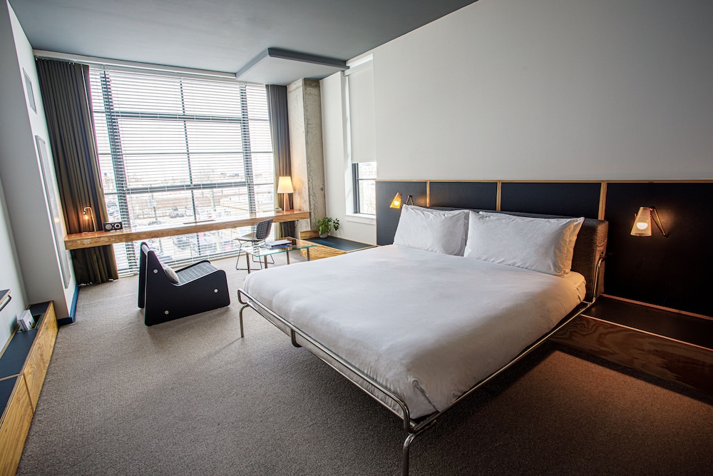 Executive Suite, 1 King Bed (Executive King) photo 1