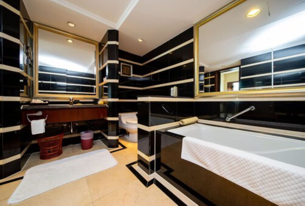 BUSINESS SUITE - Photo 5