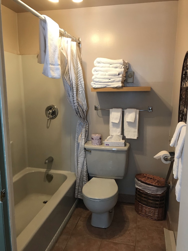 Standard Room, 2 Double Beds (No5 ) photo 2