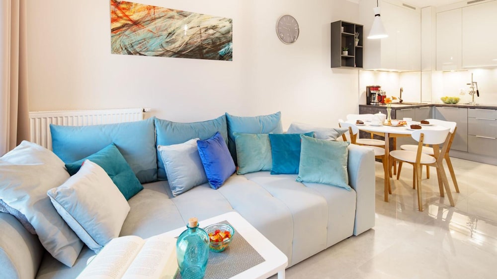 Apartment (32 E Blue) photo 1