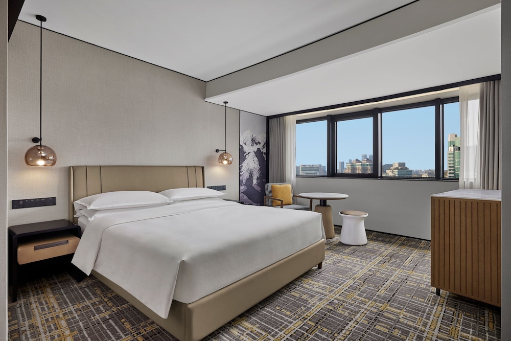 Superior Room, 1 King Bed, City View - Photo 1