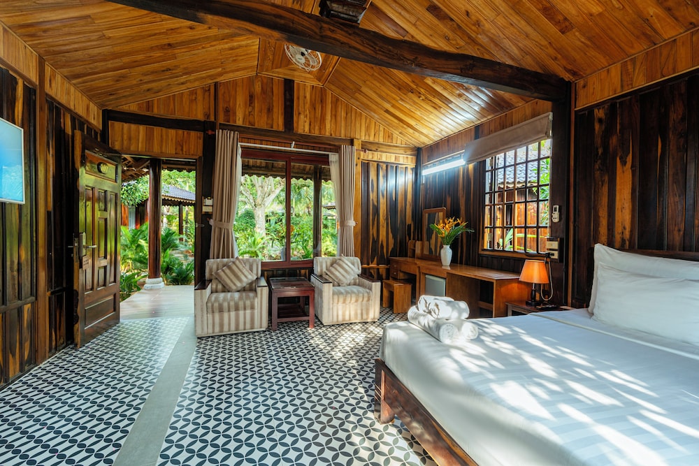Signature Bungalow, 1 King Bed, Terrace, Garden View
