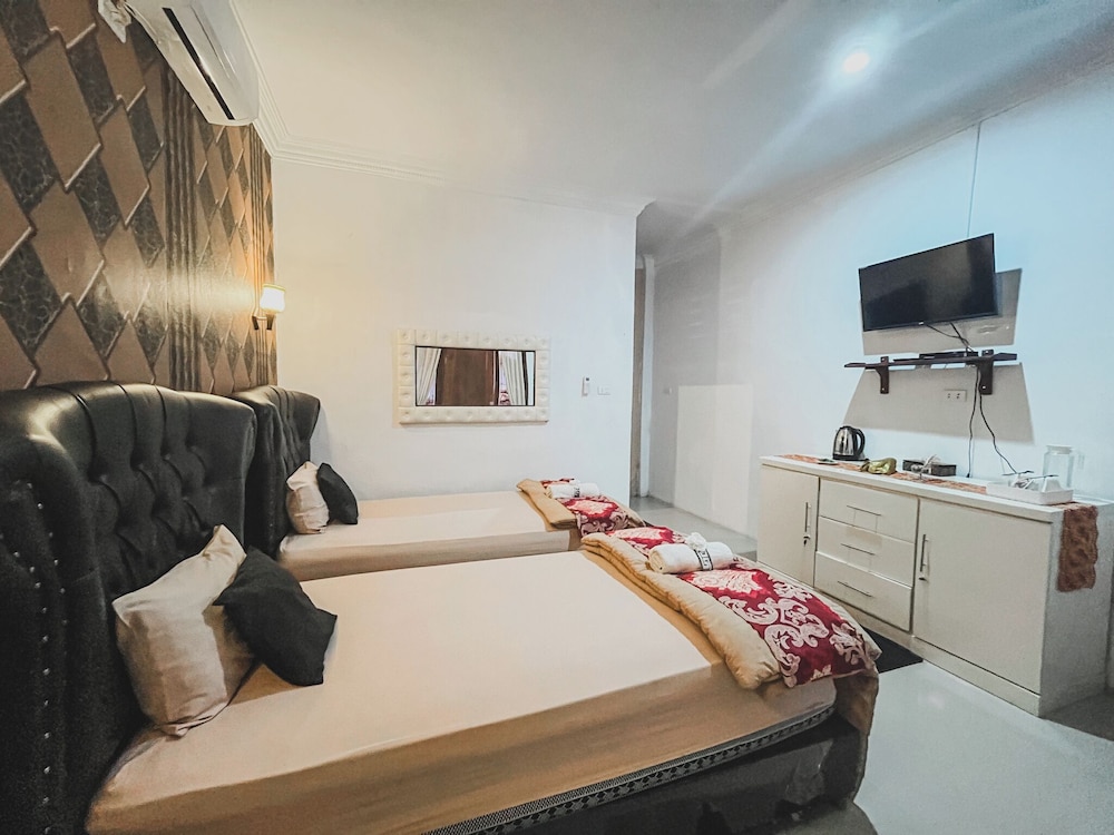 Deluxe Twin Room photo 2