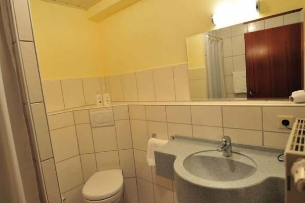 Standard Double Room - Photo 3