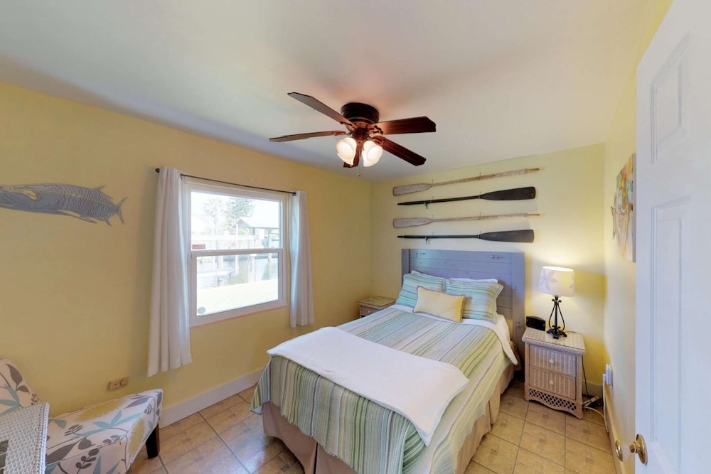 House (16316 Tortuga) photo 1