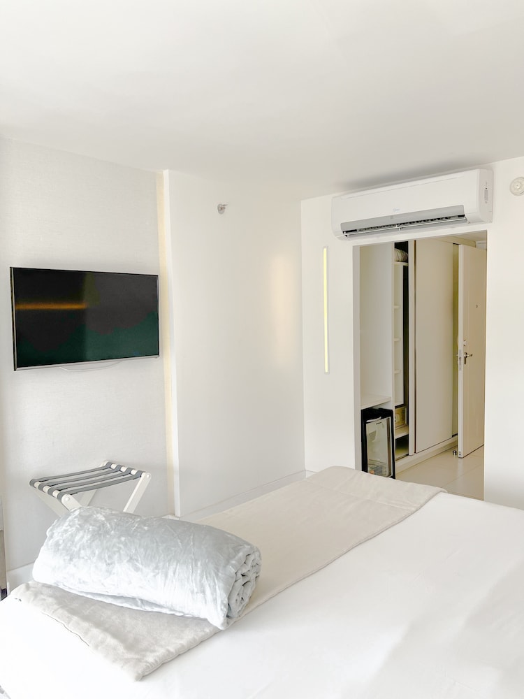 Deluxe Room, 1 King Bed with Sofa bed