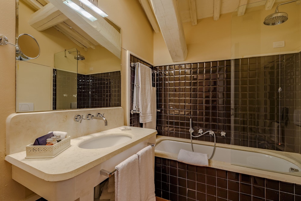 Family Suite, 2 Bedrooms - Photo 4