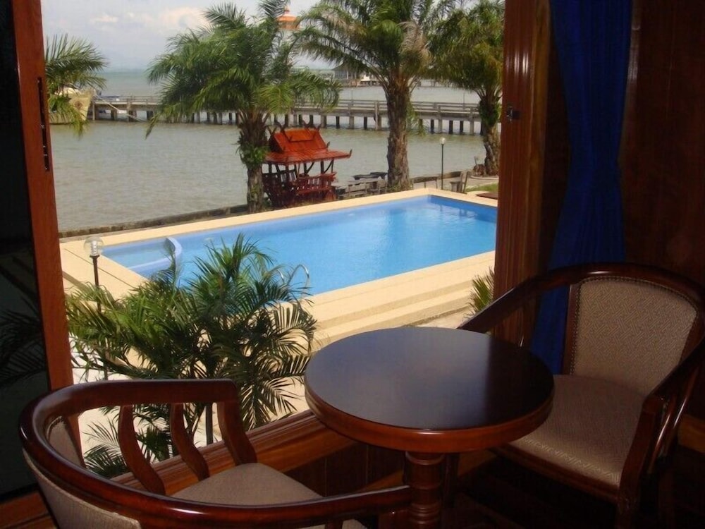 Bungalow photo 2