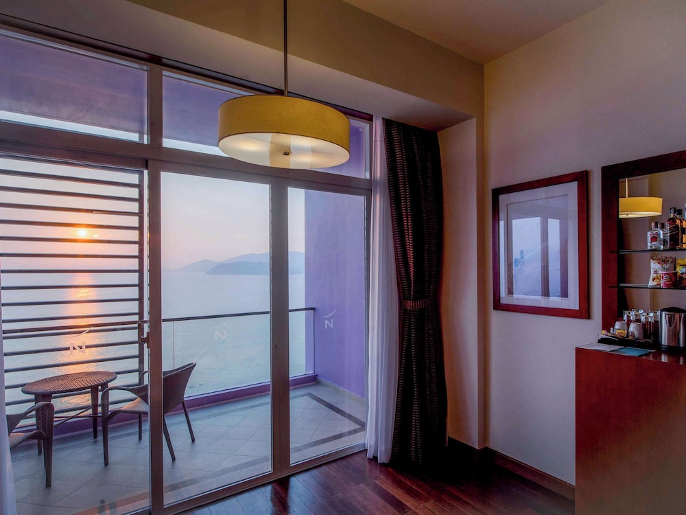 Executive Room, 2 Twin Beds, Ocean View - Photo 10