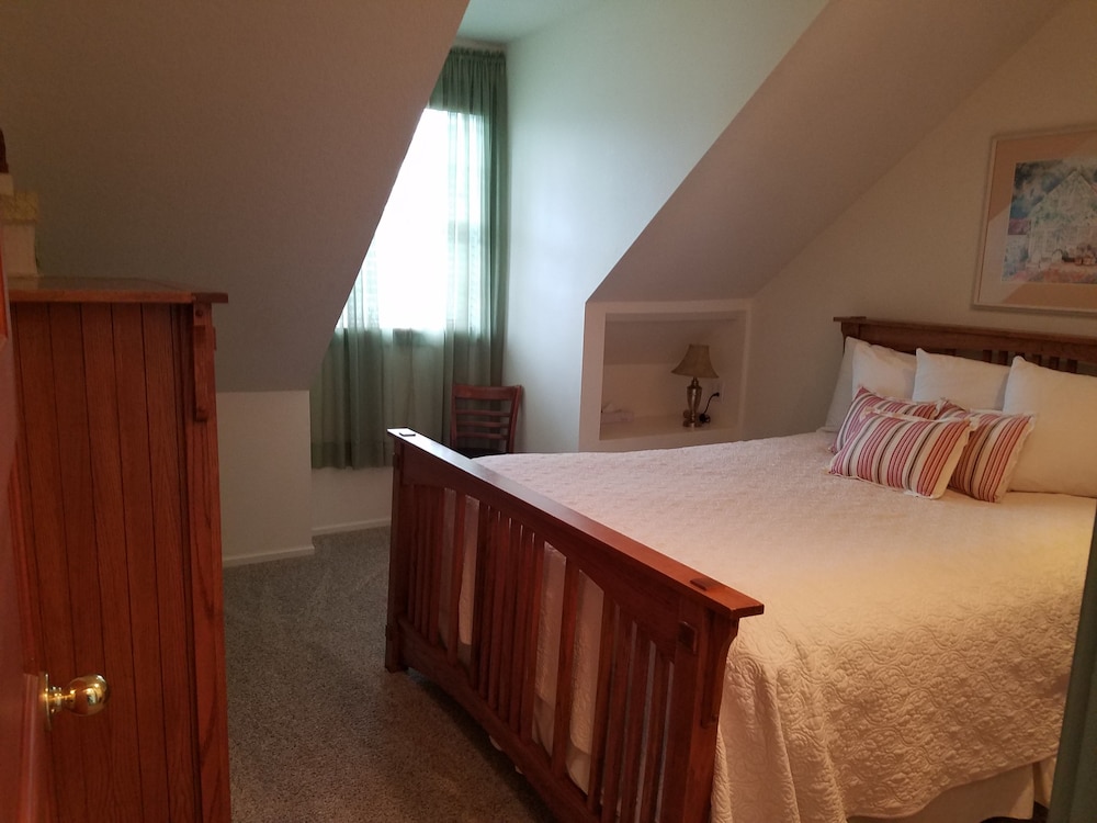 Signature Penthouse, 2 Bedrooms, Ocean View photo 2
