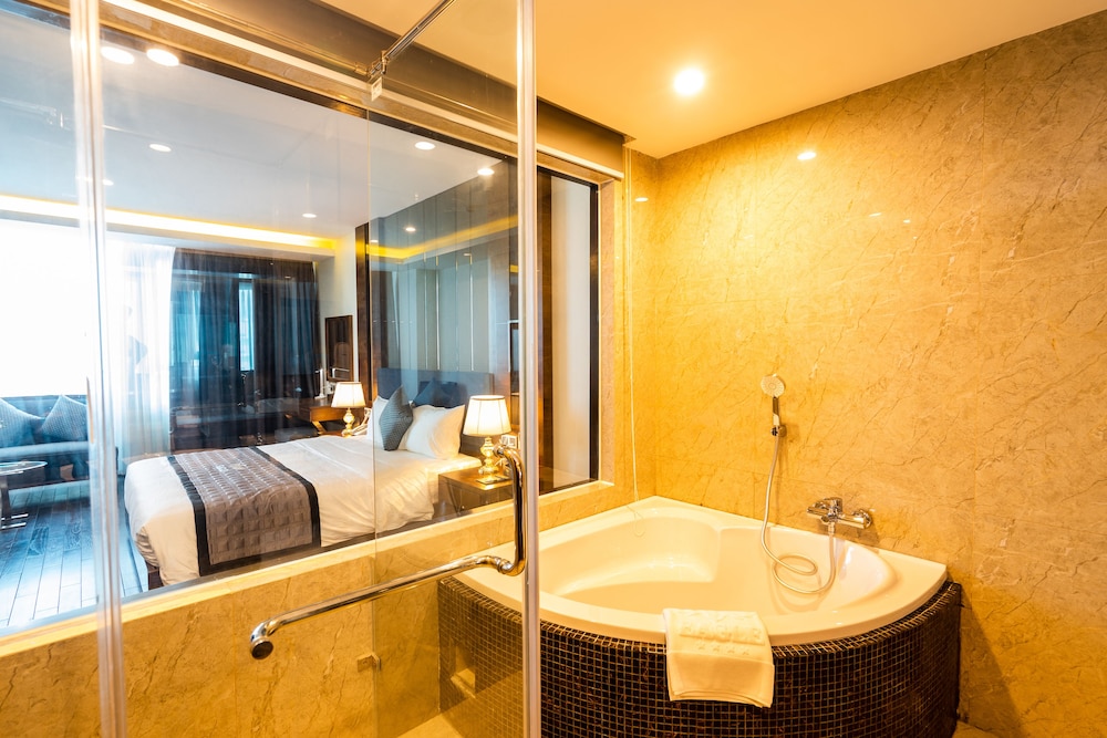 Executive Twin Room, City View - Photo 4