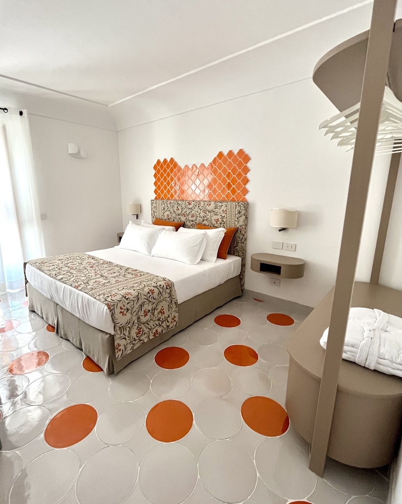 Superior Queen Room, Terrace, Sea view - Photo 2