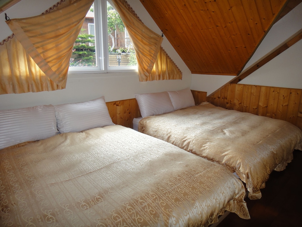 Deluxe Suite, Mezzanine