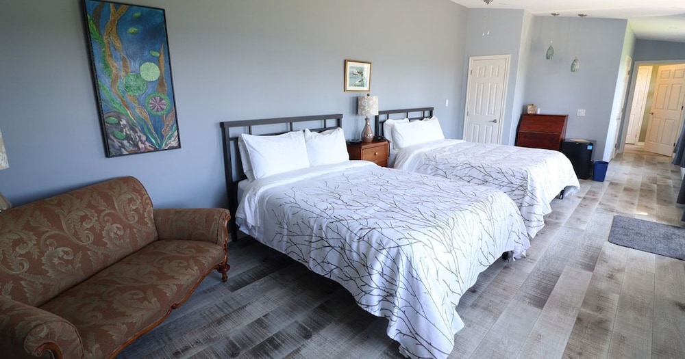 Deluxe Quadruple Room, Accessible, Ensuite (Morning Glory)