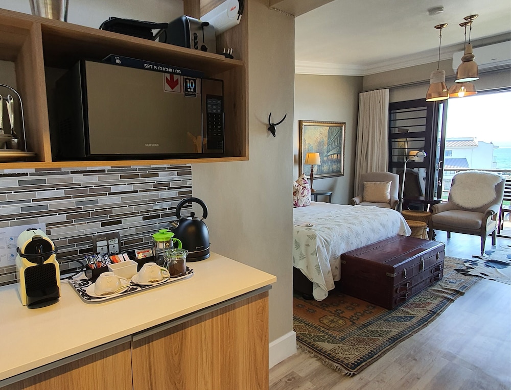 Executive Studio, 1 Bedroom, Kitchenette, Sea Facing photo 3