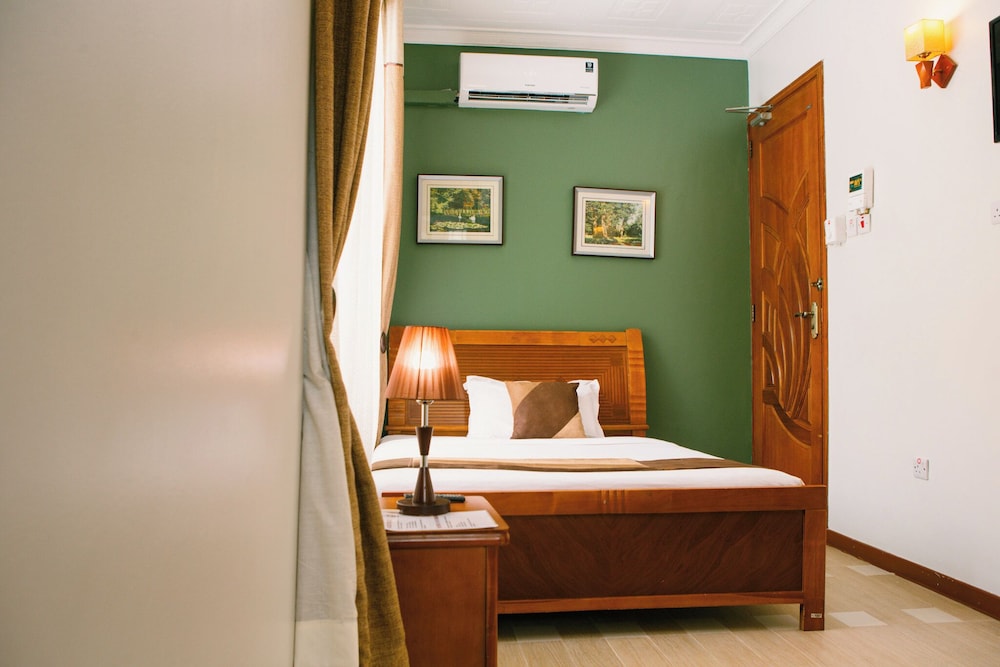 Premier Suite, Multiple Beds, Ensuite, Garden View