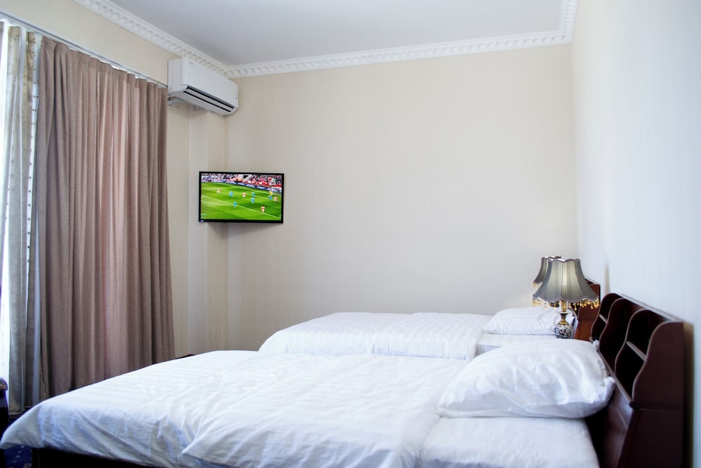 Standard Twin Room, Balcony, City View photo 2