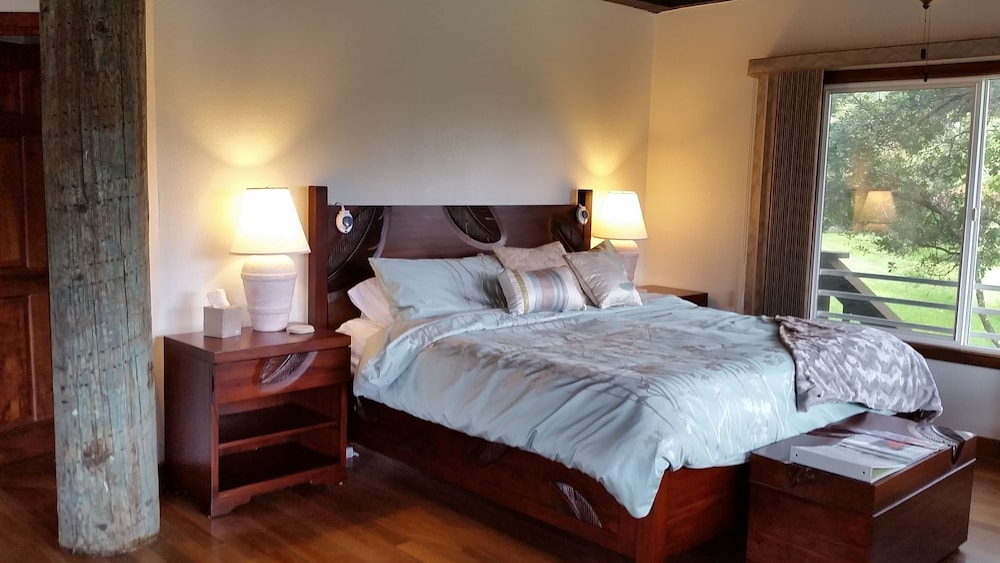 Luxury Studio Suite, 1 Bedroom, Jetted Tub, Garden View (Ohia Ranch Retreat)