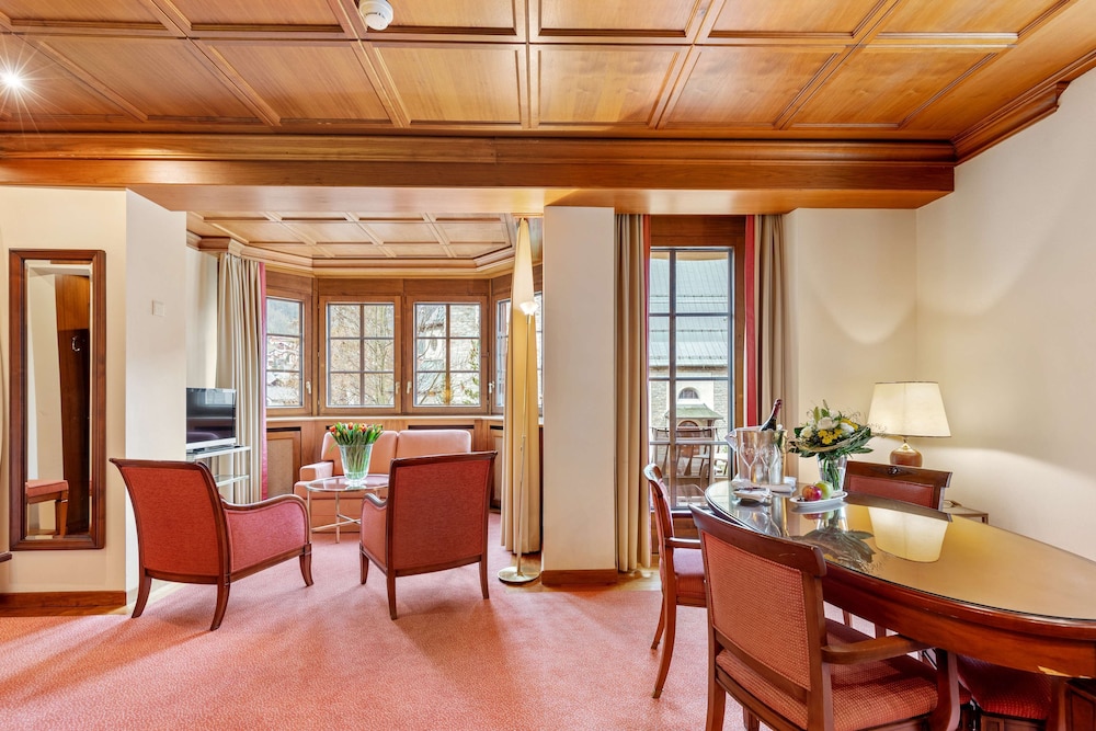 Suite, 1 Bedroom, Corner (Matterhorn View) - Photo 7
