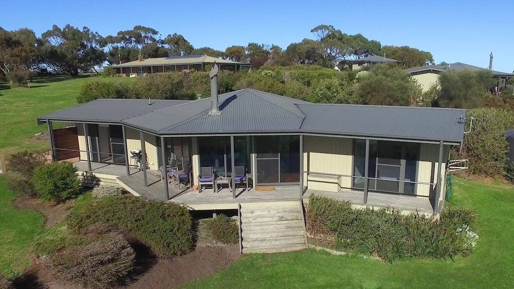 Luxury Cottage, 2 Bedrooms, Sea View photo 2