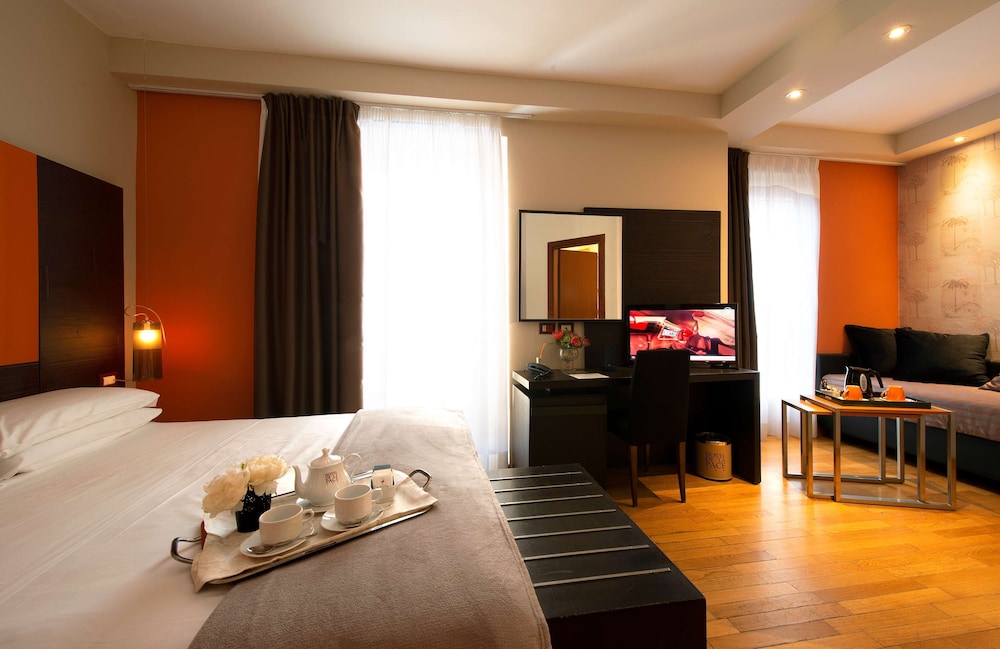 Standard Triple Room, 1 Queen Bed