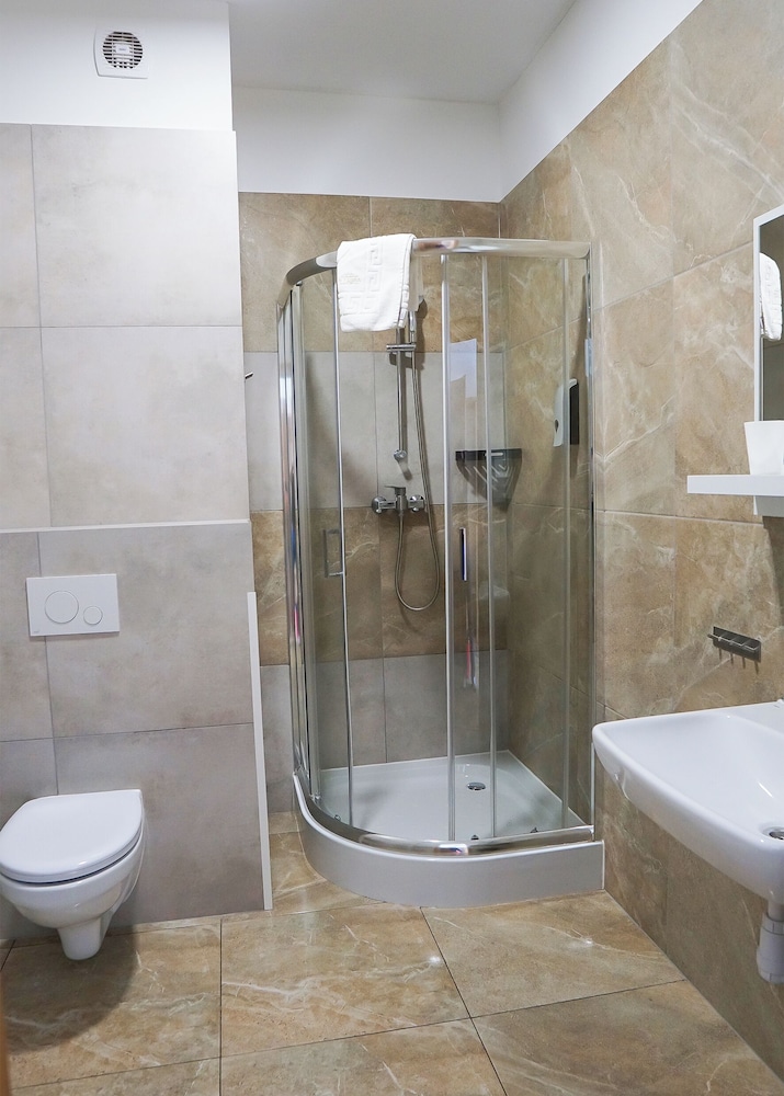 Double Room (Large) photo 2